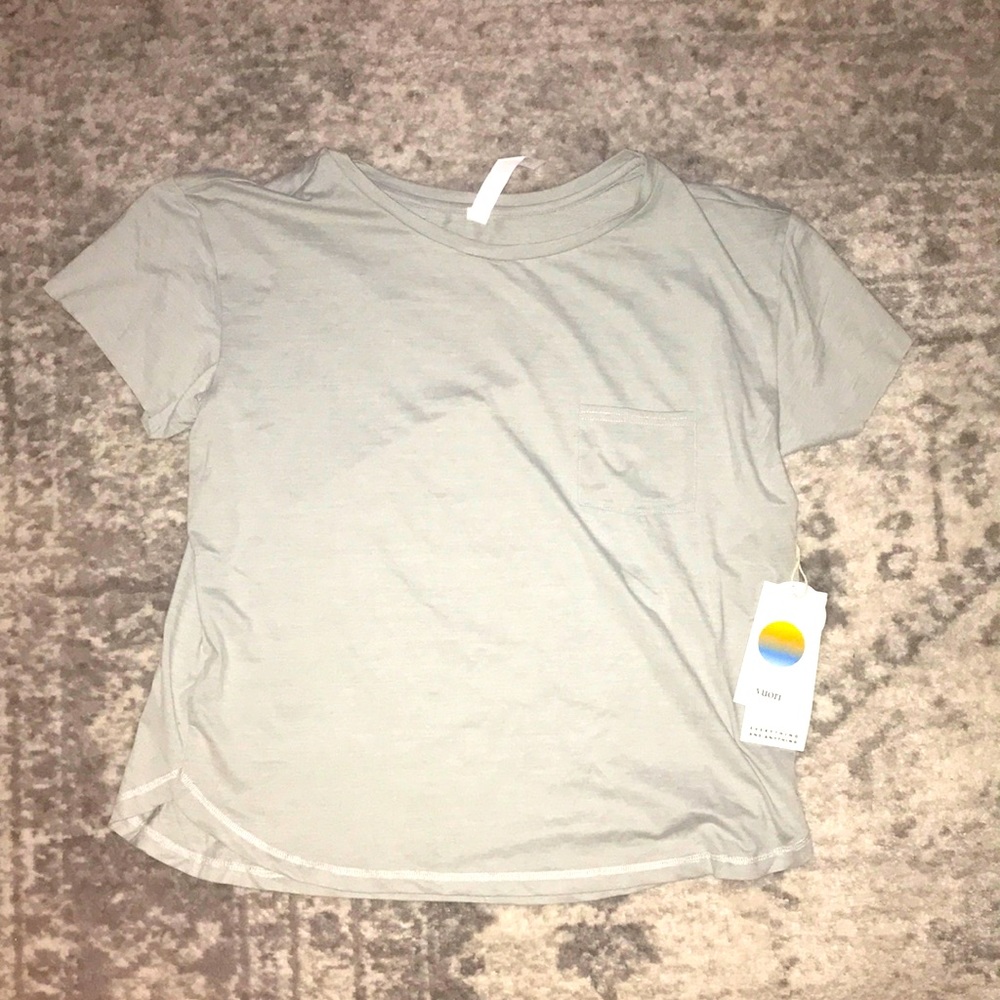 Cropped blue/gray pocket tee Vuori NWT